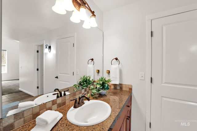 663 Cento Ct, Twin Falls, ID 83301