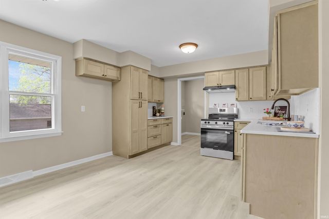 156 W Jefferson Avenue, Chandler, IN 47610