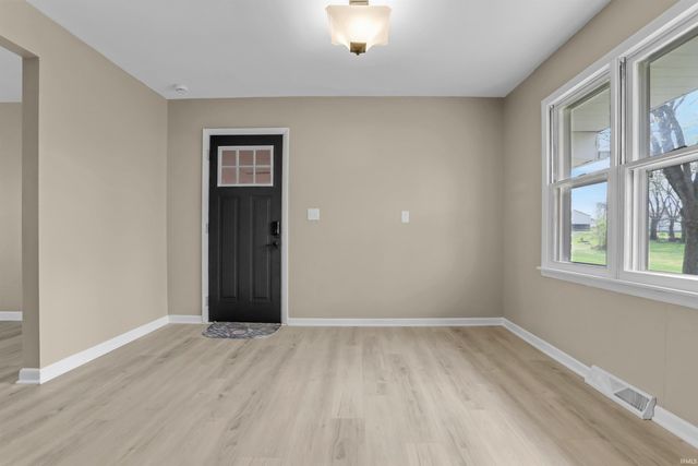 156 W Jefferson Avenue, Chandler, IN 47610