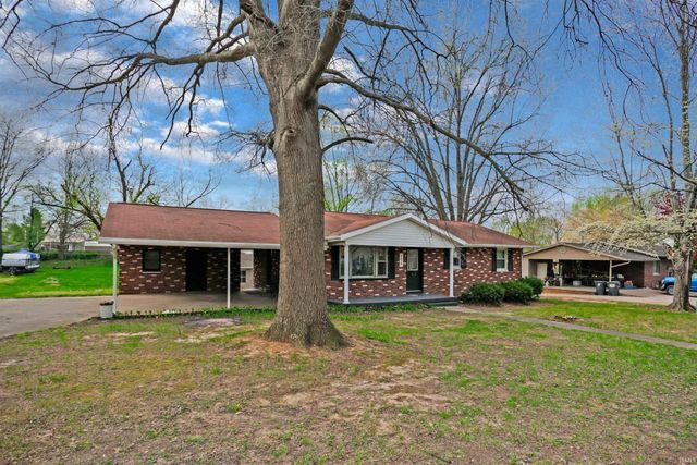 156 W Jefferson Avenue, Chandler, IN 47610