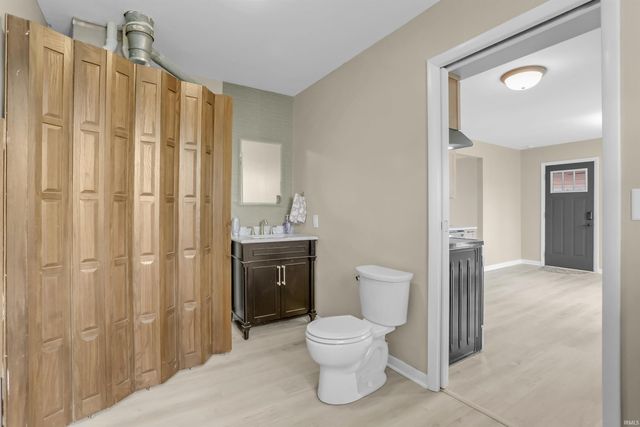 156 W Jefferson Avenue, Chandler, IN 47610