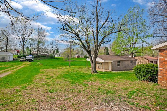 156 W Jefferson Avenue, Chandler, IN 47610