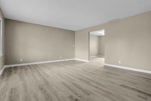 156 W Jefferson Avenue, Chandler, IN 47610