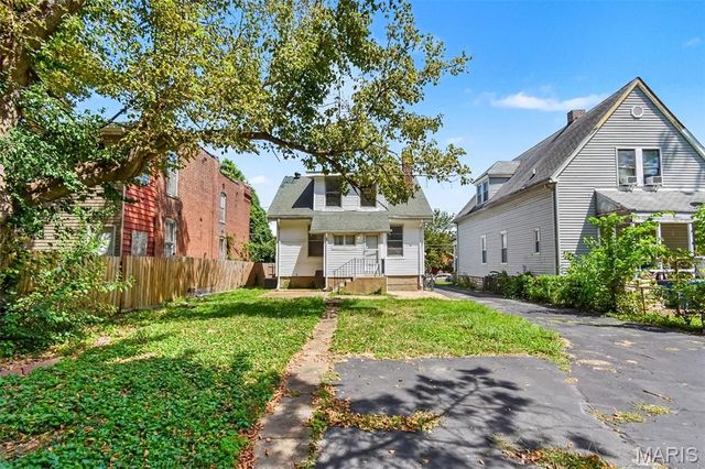 2038 McLaran Avenue, Jennings, MO 63136
