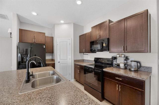 11216 KELLY GREEN AVENUE, Wimauma, FL 33598