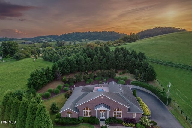 101 Bond Town Road, Blountville, TN 37617