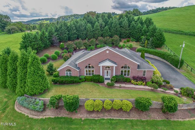 101 Bond Town Road, Blountville, TN 37617