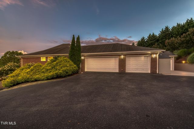 101 Bond Town Road, Blountville, TN 37617