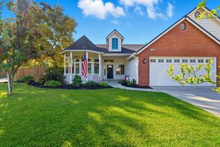 1109 W Cinnamon Avenue, Hanford, CA 93230