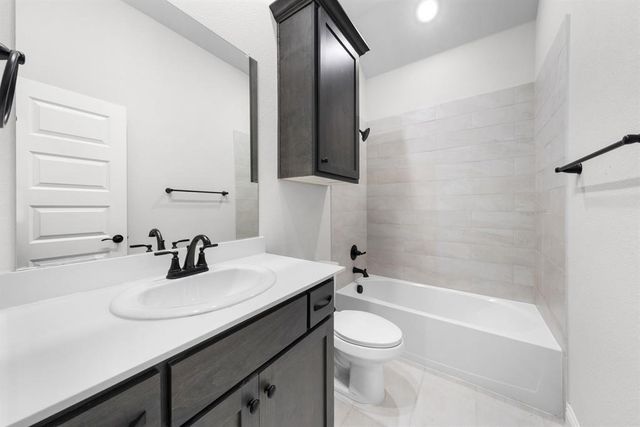 128 Lila Lake Drive, Waxahachie, TX 75165