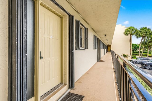 3939 Ocean Drive 208C, Vero Beach, FL 32963