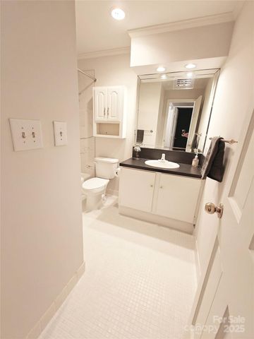 1323 Queens Road 321, Charlotte, NC 28207