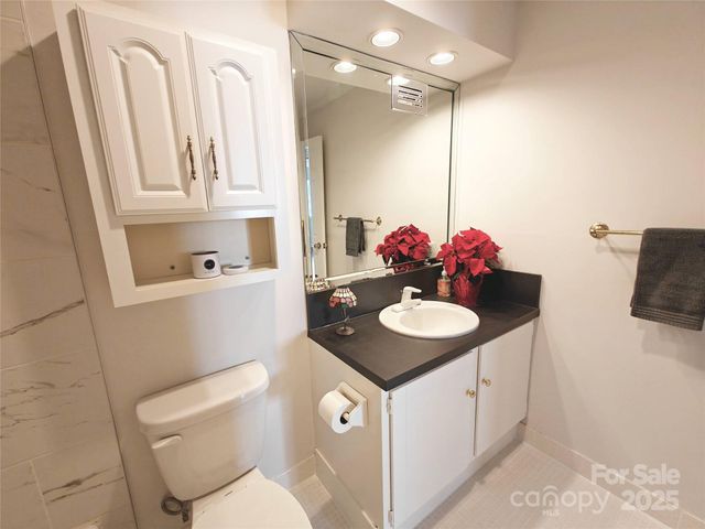 1323 Queens Road 321, Charlotte, NC 28207