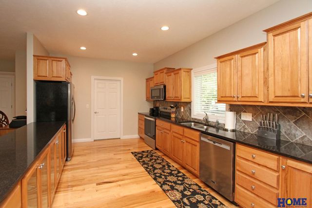 6528 Lone Tree Drive, Lincoln, NE 68512