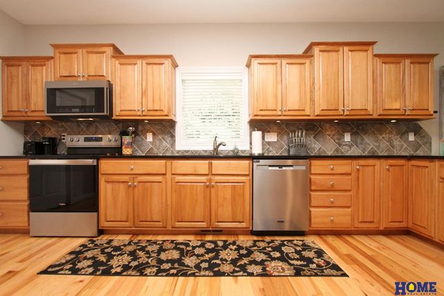 6528 Lone Tree Drive, Lincoln, NE 68512