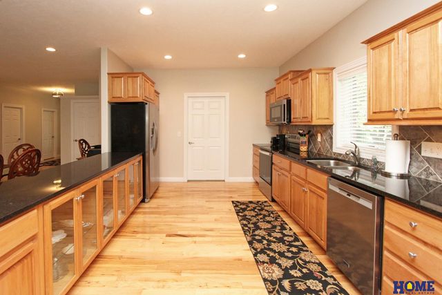 6528 Lone Tree Drive, Lincoln, NE 68512