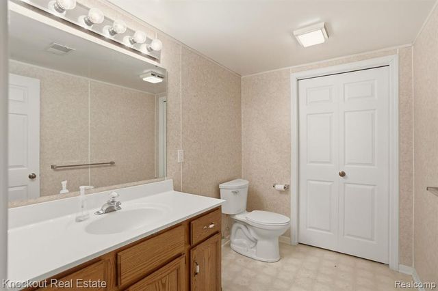 2 Wilshire Drive, Frankenmuth, MI 48734