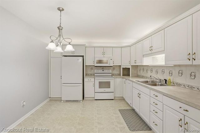 2 Wilshire Drive, Frankenmuth, MI 48734