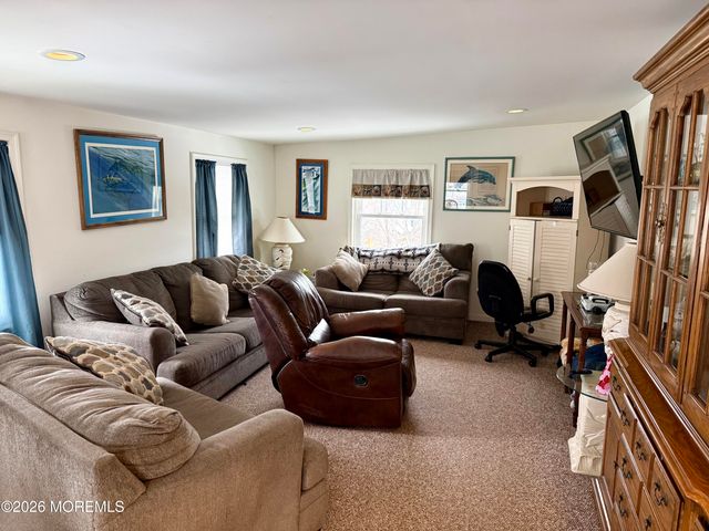 27 Robert Drive, Manahawkin, NJ 08050