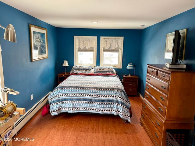 27 Robert Drive, Manahawkin, NJ 08050