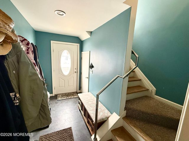 27 Robert Drive, Manahawkin, NJ 08050