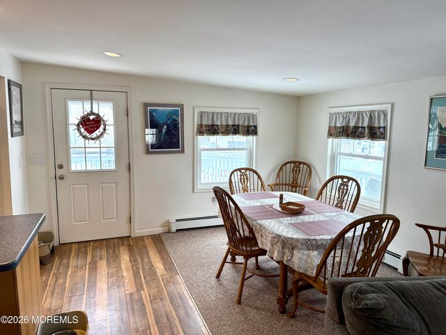 27 Robert Drive, Manahawkin, NJ 08050