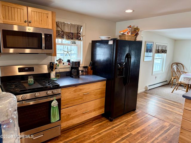 27 Robert Drive, Manahawkin, NJ 08050