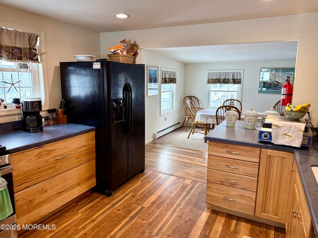 27 Robert Drive, Manahawkin, NJ 08050