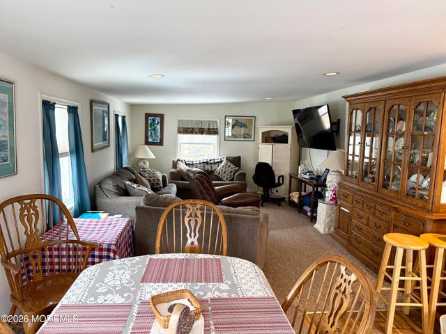 27 Robert Drive, Manahawkin, NJ 08050