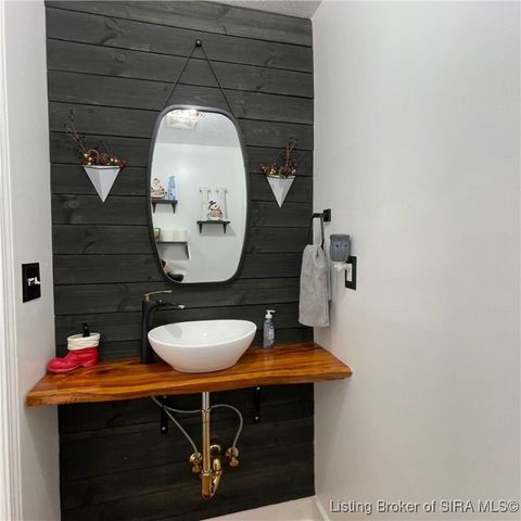 8215 Jordan Drive, Charlestown, IN 47111