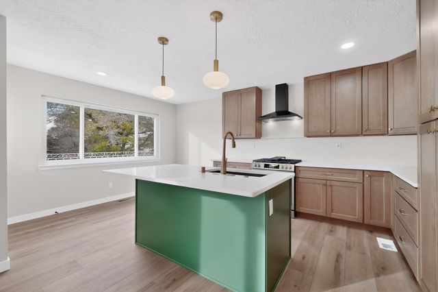 4713 Huntington Drive NE, Albuquerque, NM 87111