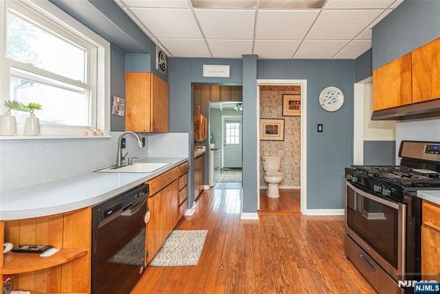 118 Hamilton Avenue, Hasbrouck Heights, NJ 07604