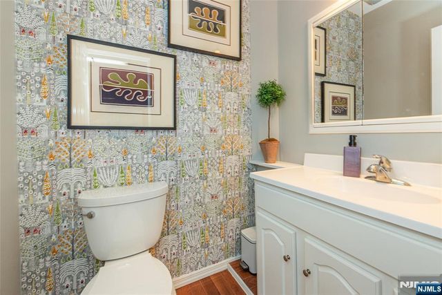118 Hamilton Avenue, Hasbrouck Heights, NJ 07604