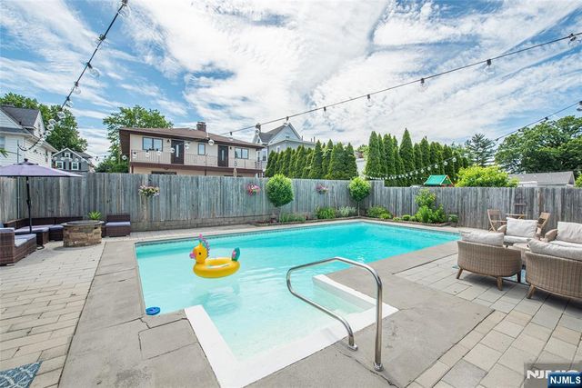 118 Hamilton Avenue, Hasbrouck Heights, NJ 07604