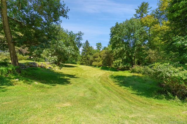 2 Pine Tree Drive, Katonah, NY 10536