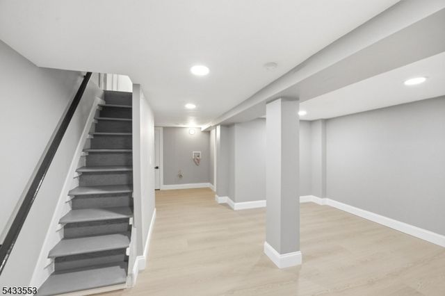 139 W 51st St, Bayonne City, NJ 07002
