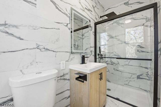 139 W 51st St, Bayonne City, NJ 07002
