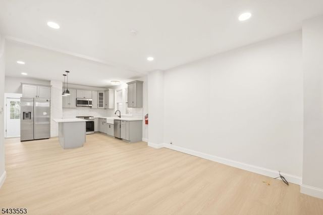 139 W 51st St, Bayonne City, NJ 07002