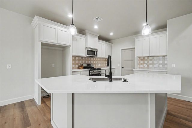 437 NW Sandstone Ave, Cache, OK 73527