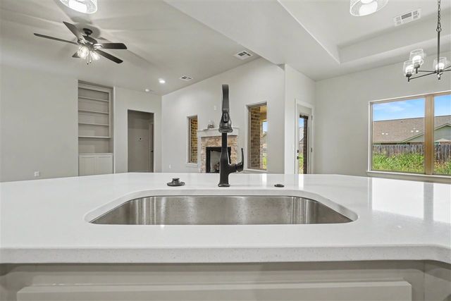 437 NW Sandstone Ave, Cache, OK 73527