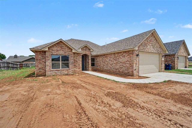 437 NW Sandstone Ave, Cache, OK 73527