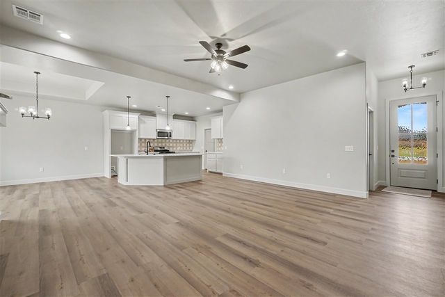 437 NW Sandstone Ave, Cache, OK 73527