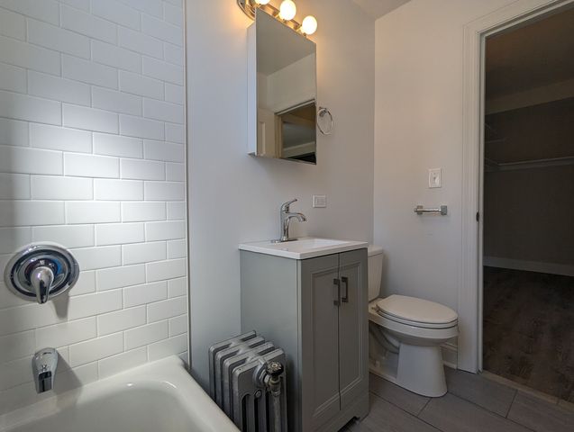 3335 W Diversey Avenue 234, Chicago, IL 60647