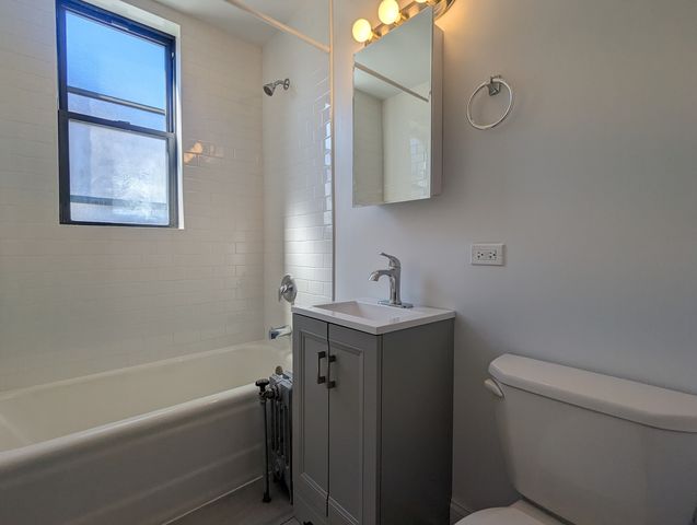 3335 W Diversey Avenue 234, Chicago, IL 60647