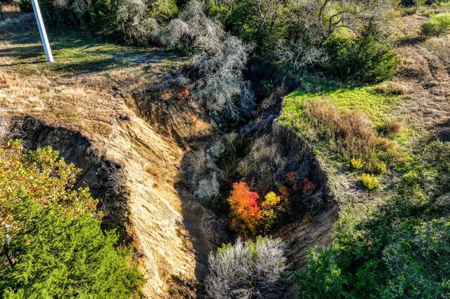 6717 Prihoda Road, New Ulm, TX 78950