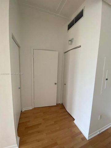 10 SW South River Dr 802, Miami, FL 33130