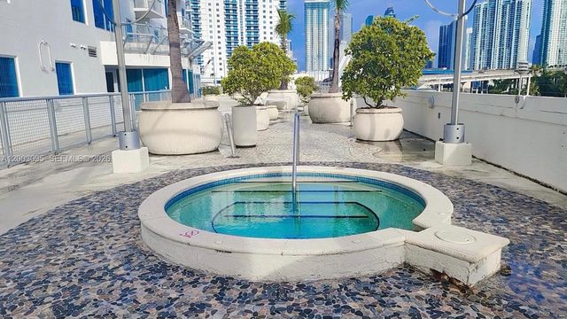 10 SW South River Dr 802, Miami, FL 33130