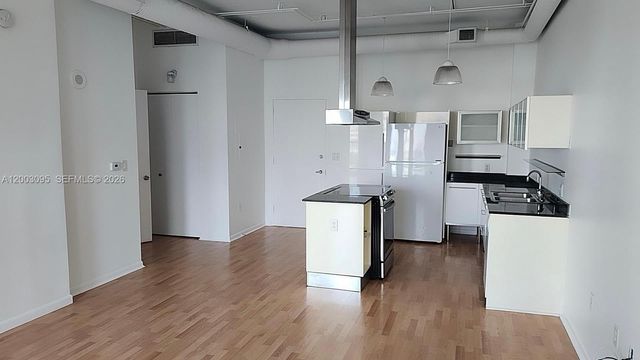 10 SW South River Dr 802, Miami, FL 33130