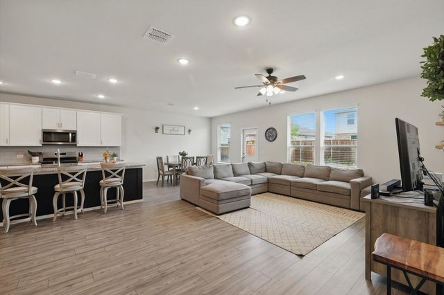 802 Feldspar Way, Princeton, TX 75407