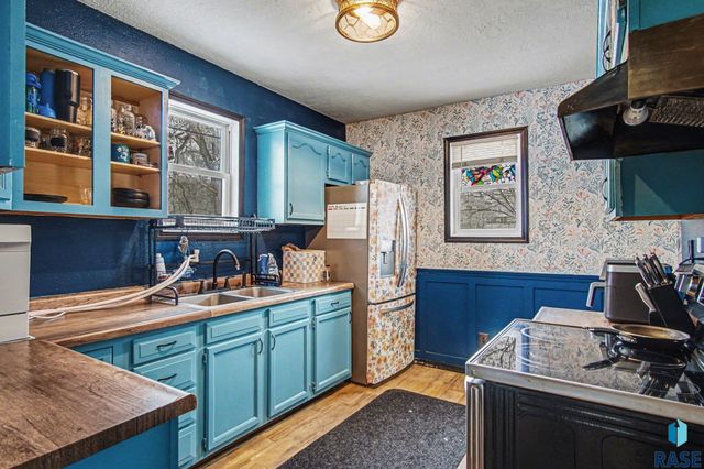 617 S Duluth Ave Avenue, Sioux Falls, SD 57104